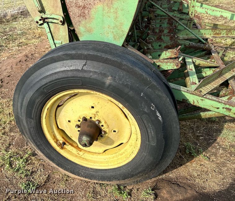 image for item NX9726 John Deere DRA  grain drill