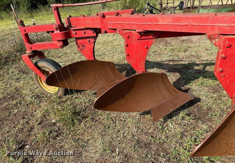 image for item NX9728 Massey Ferguson 84  plow
