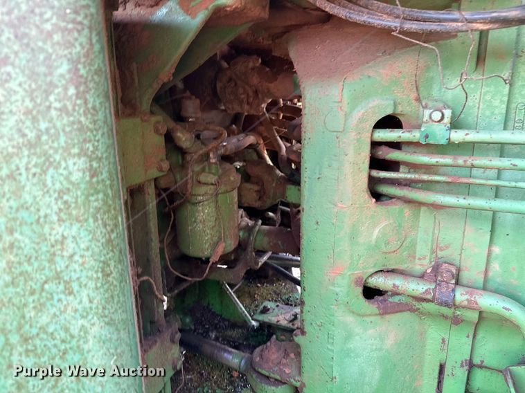 image for item NX9731 1977 John Deere 8430  4WD tractor