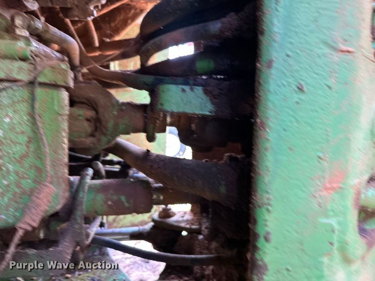 image for item NX9731 1977 John Deere 8430  4WD tractor