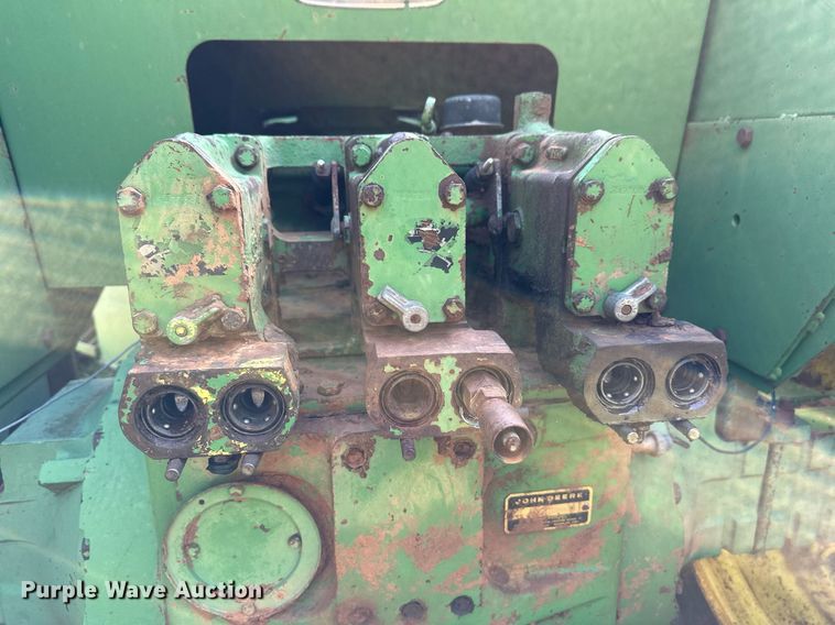 image for item NX9731 1977 John Deere 8430  4WD tractor
