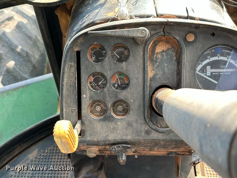 image for item NX9731 1977 John Deere 8430  4WD tractor