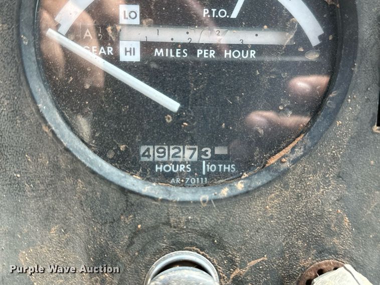 image for item NX9731 1977 John Deere 8430  4WD tractor