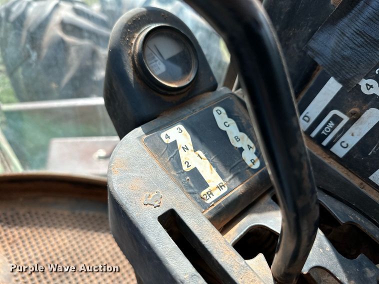 image for item NX9731 1977 John Deere 8430  4WD tractor