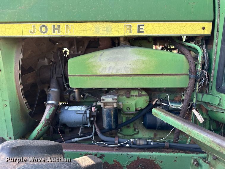 image for item NX9731 1977 John Deere 8430  4WD tractor