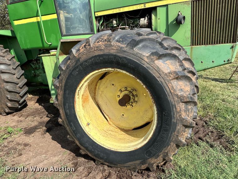 image for item NX9731 1977 John Deere 8430  4WD tractor