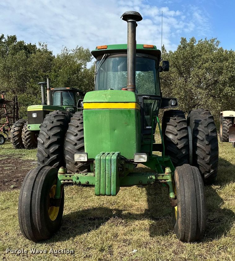 image for item NX9732 1975 John Deere 4430  tractor