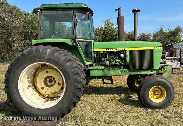 image for item NX9732 1975 John Deere 4430  tractor
