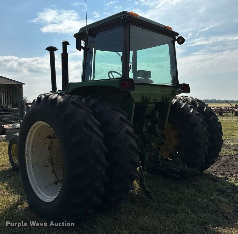 image for item NX9732 1975 John Deere 4430  tractor