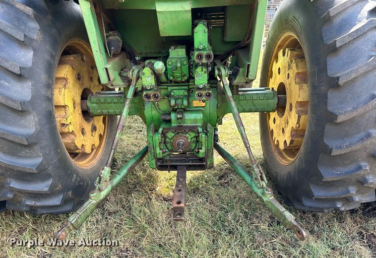 image for item NX9732 1975 John Deere 4430  tractor