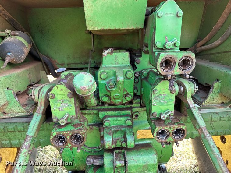 image for item NX9732 1975 John Deere 4430  tractor