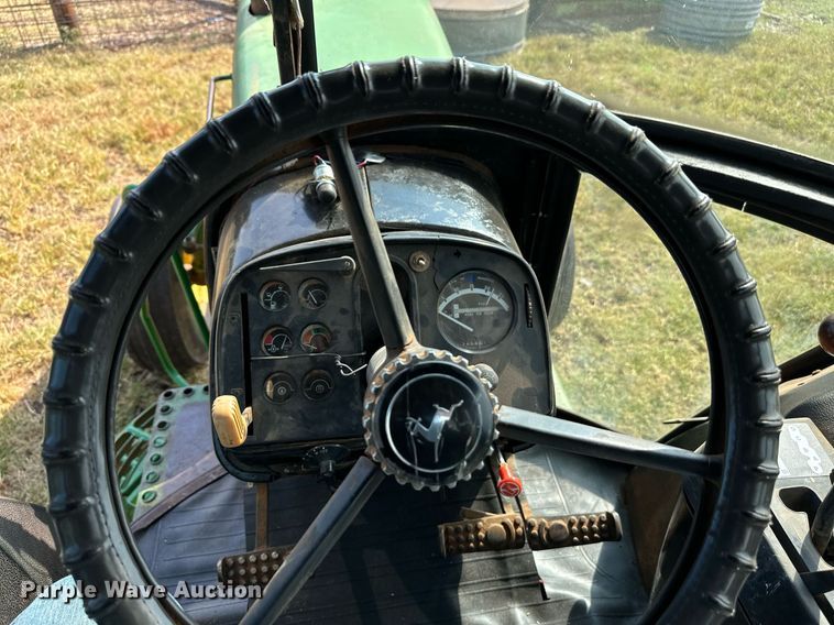 image for item NX9732 1975 John Deere 4430  tractor