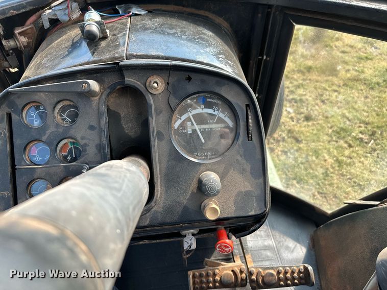 image for item NX9732 1975 John Deere 4430  tractor