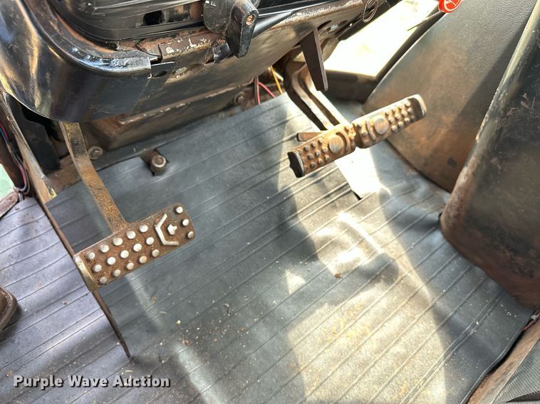 image for item NX9732 1975 John Deere 4430  tractor