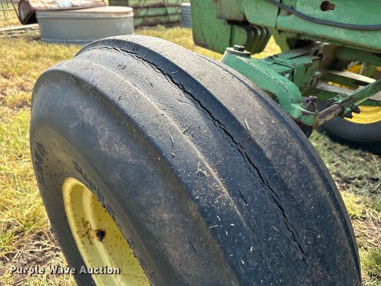 image for item NX9732 1975 John Deere 4430  tractor