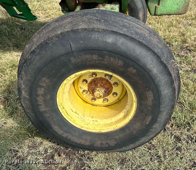 image for item NX9732 1975 John Deere 4430  tractor