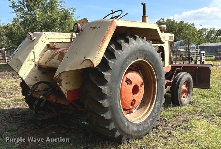 image for item NX9733 Case 930 Comfort King  tractor