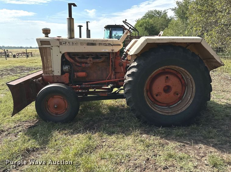 image for item NX9733 Case 930 Comfort King  tractor