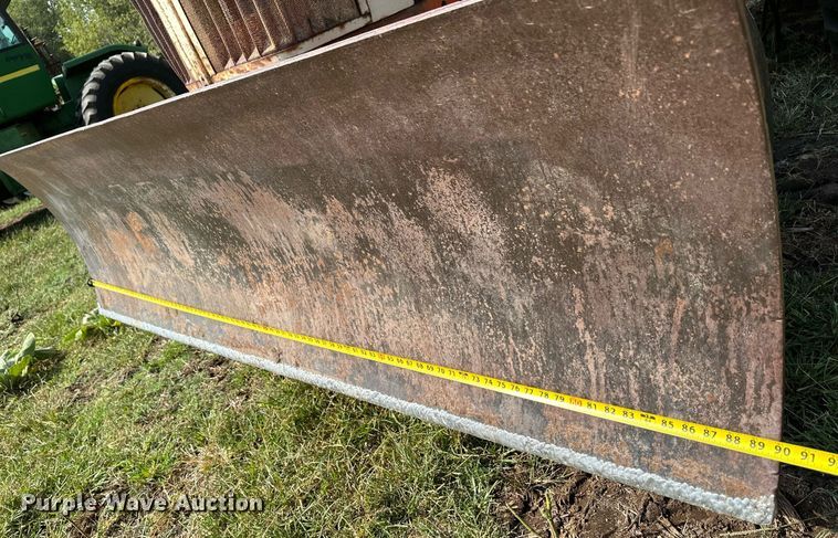 image for item NX9733 Case 930 Comfort King  tractor