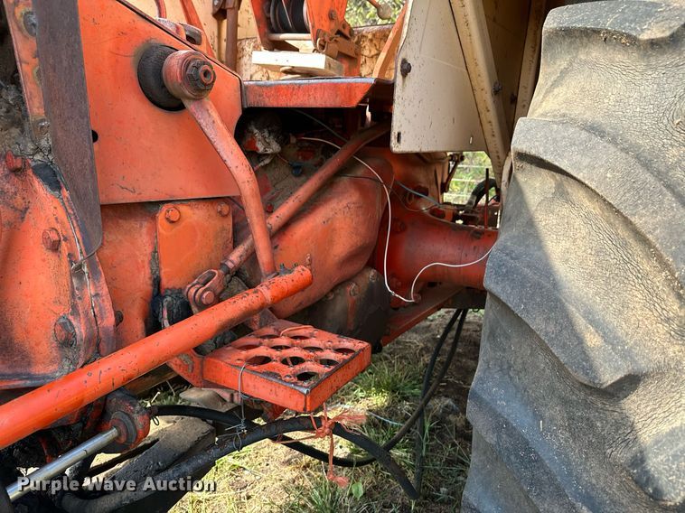 image for item NX9733 Case 930 Comfort King  tractor