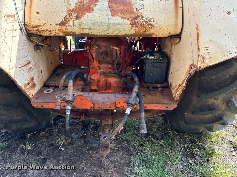 image for item NX9733 Case 930 Comfort King  tractor