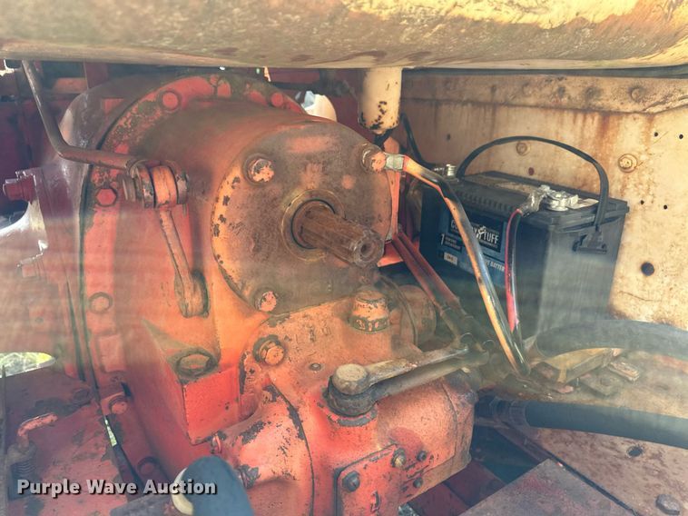 image for item NX9733 Case 930 Comfort King  tractor