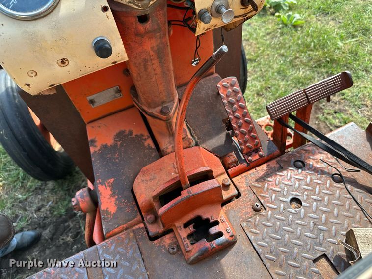 image for item NX9733 Case 930 Comfort King  tractor