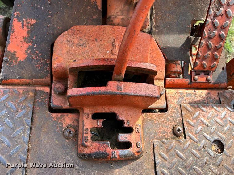 image for item NX9733 Case 930 Comfort King  tractor