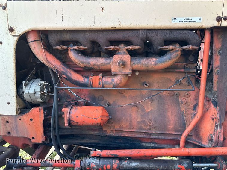 image for item NX9733 Case 930 Comfort King  tractor