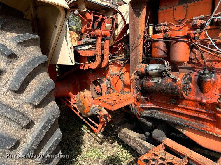 image for item NX9733 Case 930 Comfort King  tractor