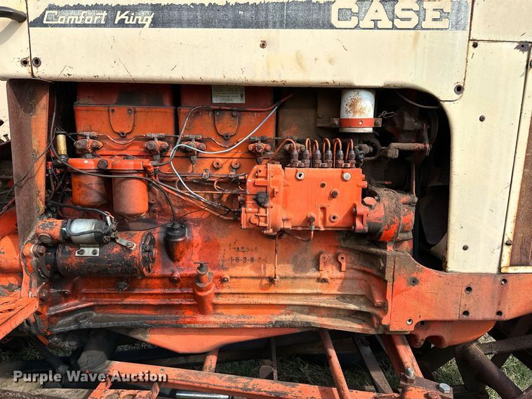 image for item NX9733 Case 930 Comfort King  tractor