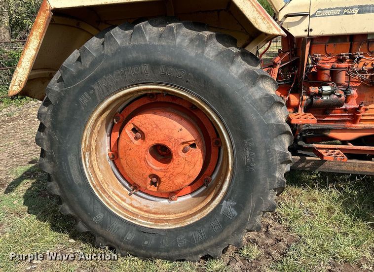image for item NX9733 Case 930 Comfort King  tractor