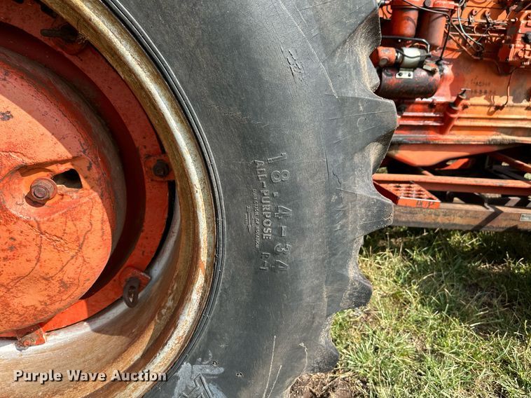 image for item NX9733 Case 930 Comfort King  tractor