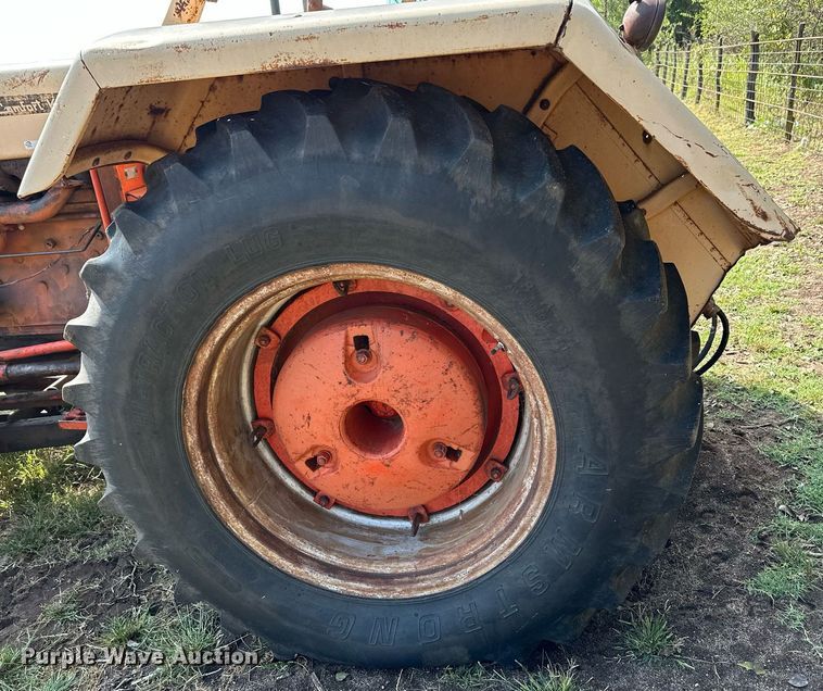 image for item NX9733 Case 930 Comfort King  tractor