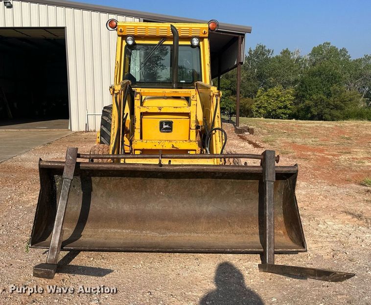 image for item OC9456 1990 John Deere 2355  tractor