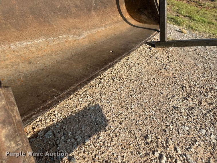 image for item OC9456 1990 John Deere 2355  tractor