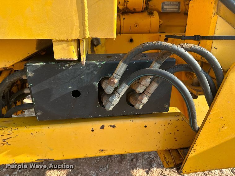 image for item OC9456 1990 John Deere 2355  tractor