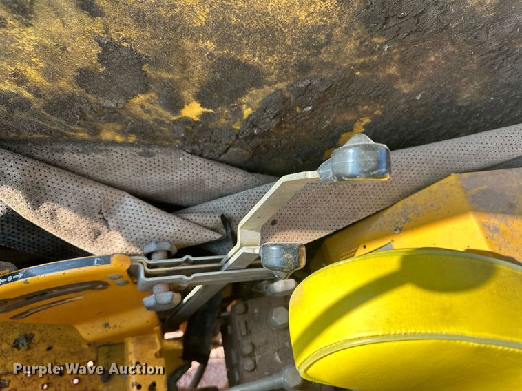 image for item OC9456 1990 John Deere 2355  tractor