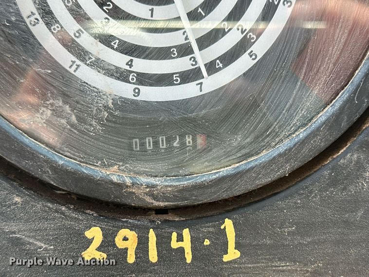 image for item OC9456 1990 John Deere 2355  tractor