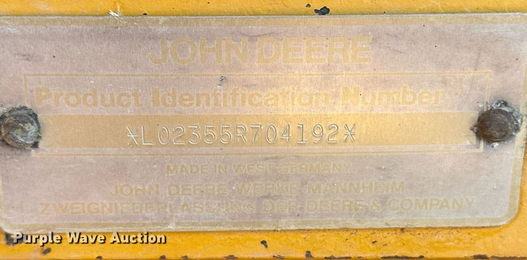 image for item OC9456 1990 John Deere 2355  tractor