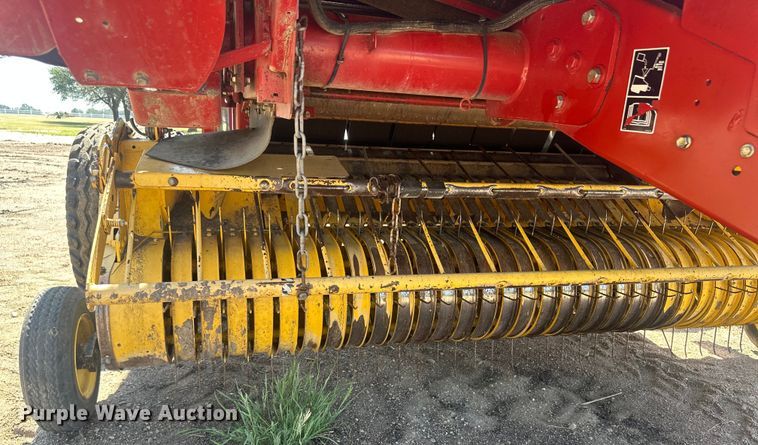 image for item OC9497 2007 New Holland BR780A  round baler