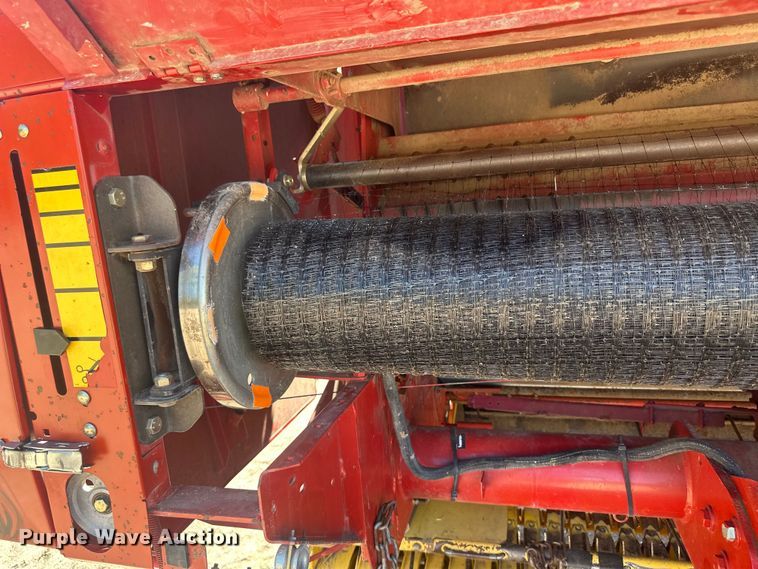 image for item OC9497 2007 New Holland BR780A  round baler