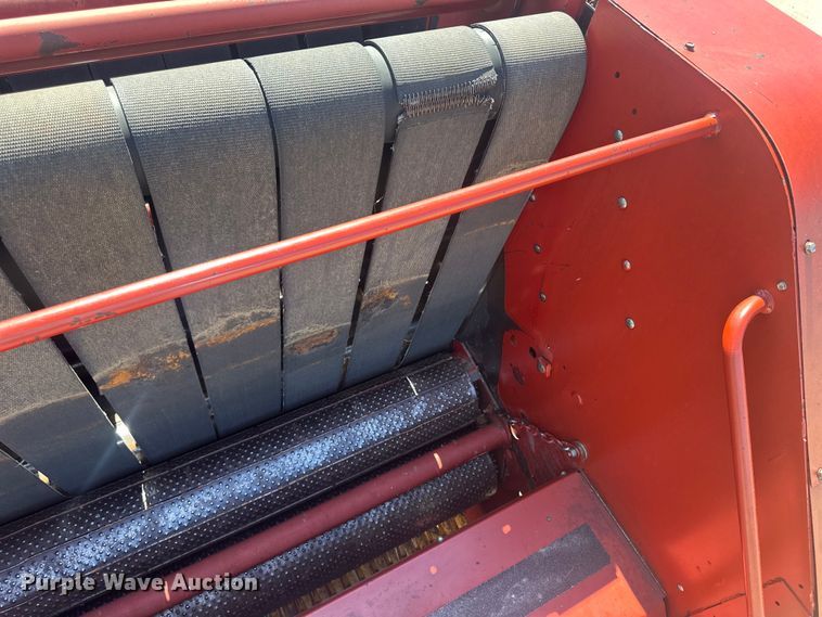 image for item OC9497 2007 New Holland BR780A  round baler