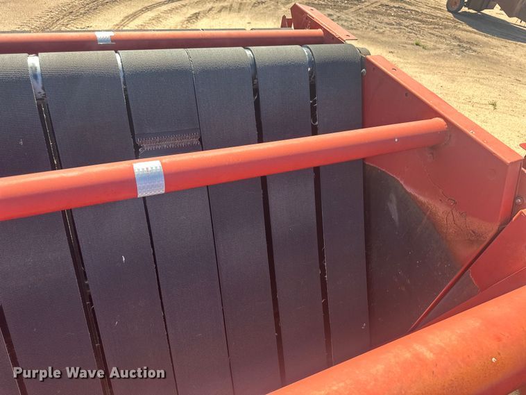 image for item OC9497 2007 New Holland BR780A  round baler