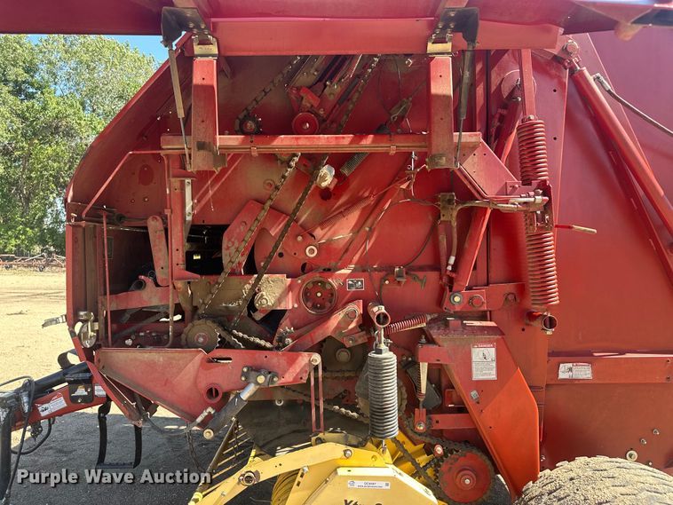 image for item OC9497 2007 New Holland BR780A  round baler