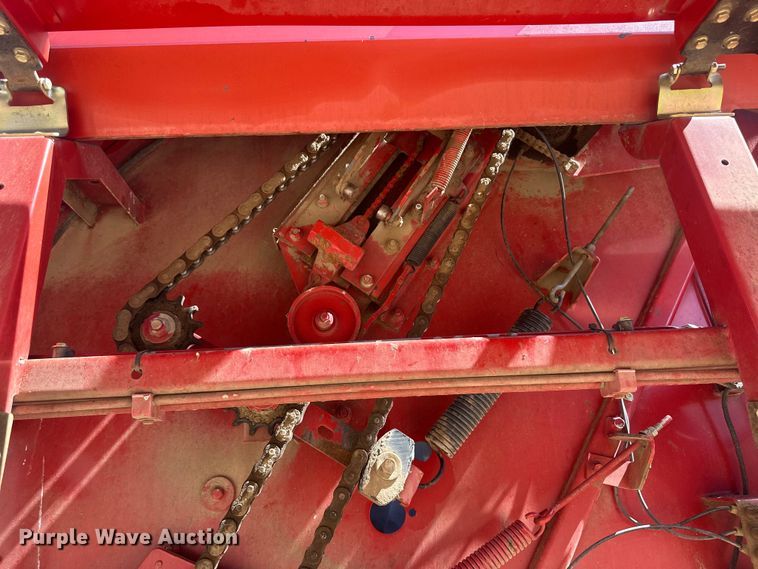 image for item OC9497 2007 New Holland BR780A  round baler