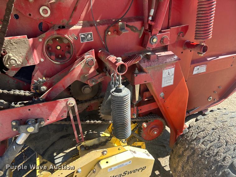 image for item OC9497 2007 New Holland BR780A  round baler