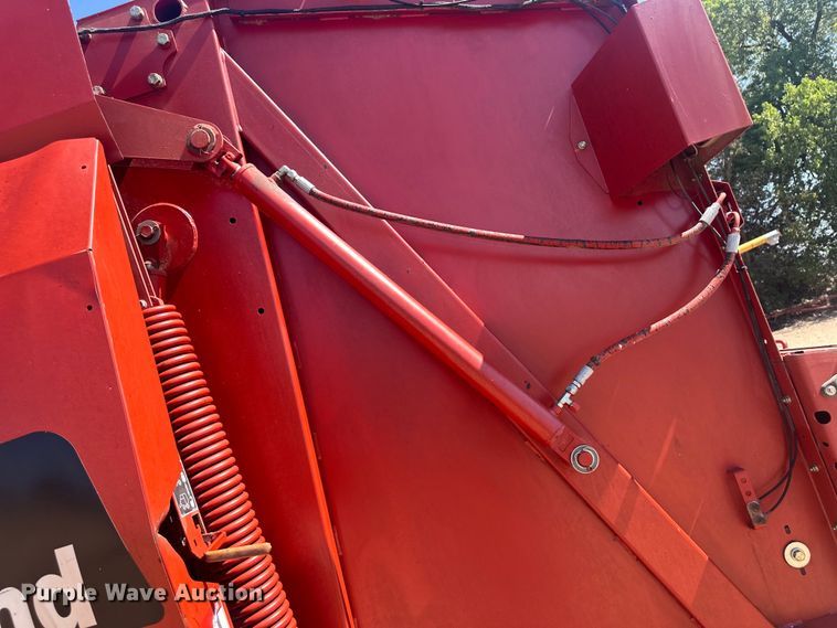 image for item OC9497 2007 New Holland BR780A  round baler