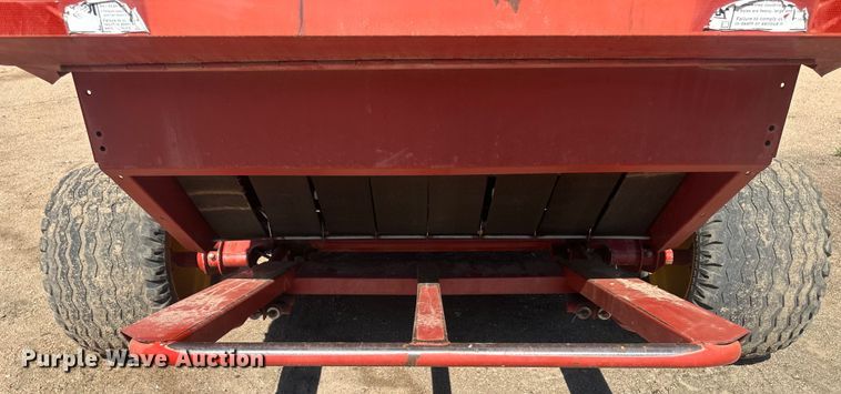 image for item OC9497 2007 New Holland BR780A  round baler