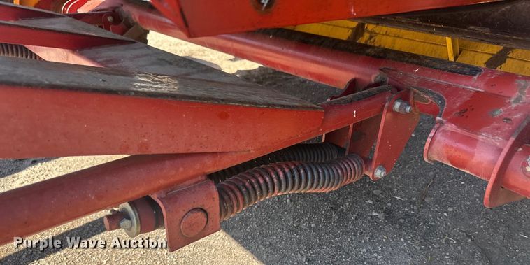 image for item OC9497 2007 New Holland BR780A  round baler